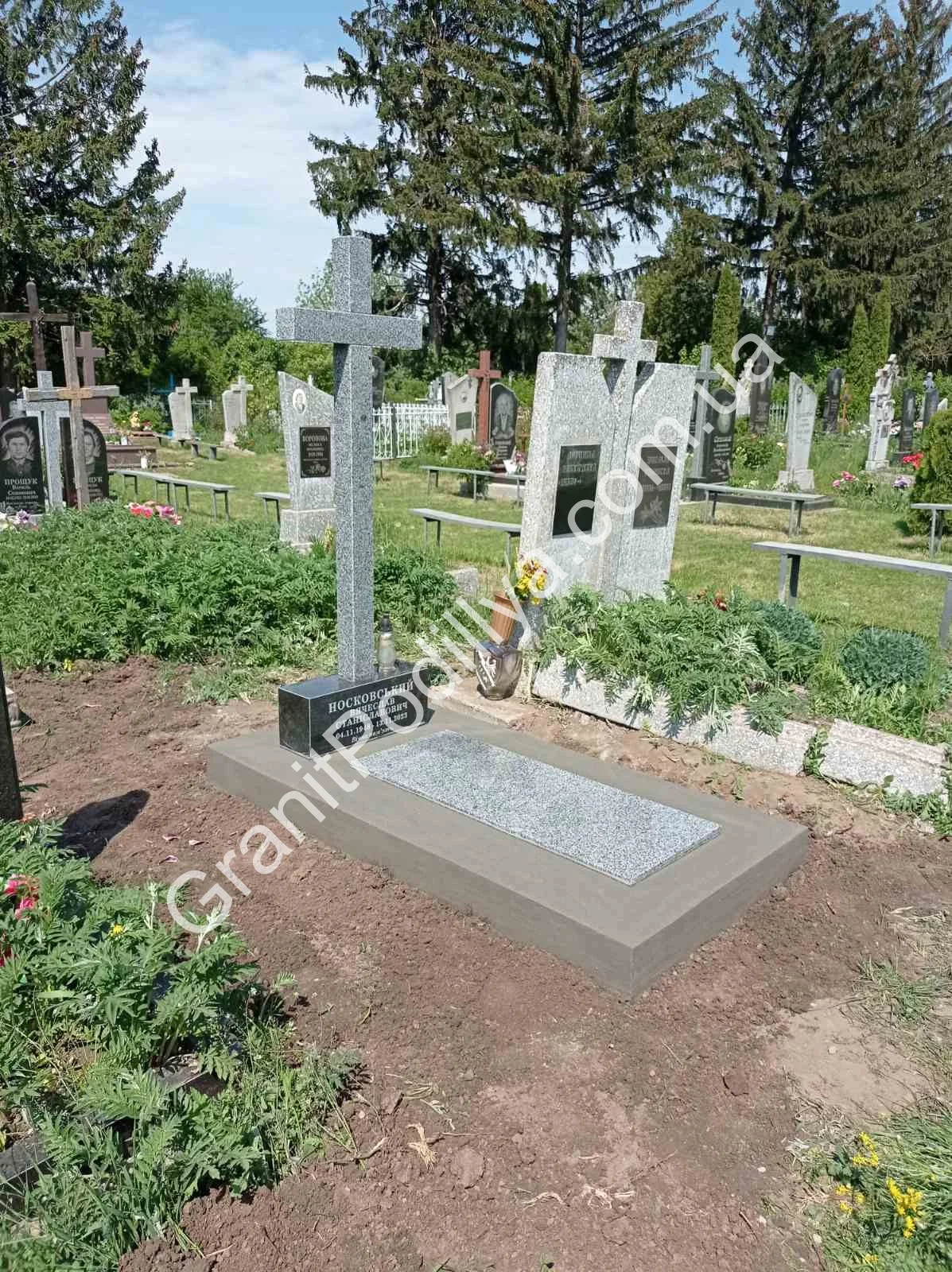 Одинарний пам'ятник з граніту - Кам'янець-Подільський | GranitPodillya